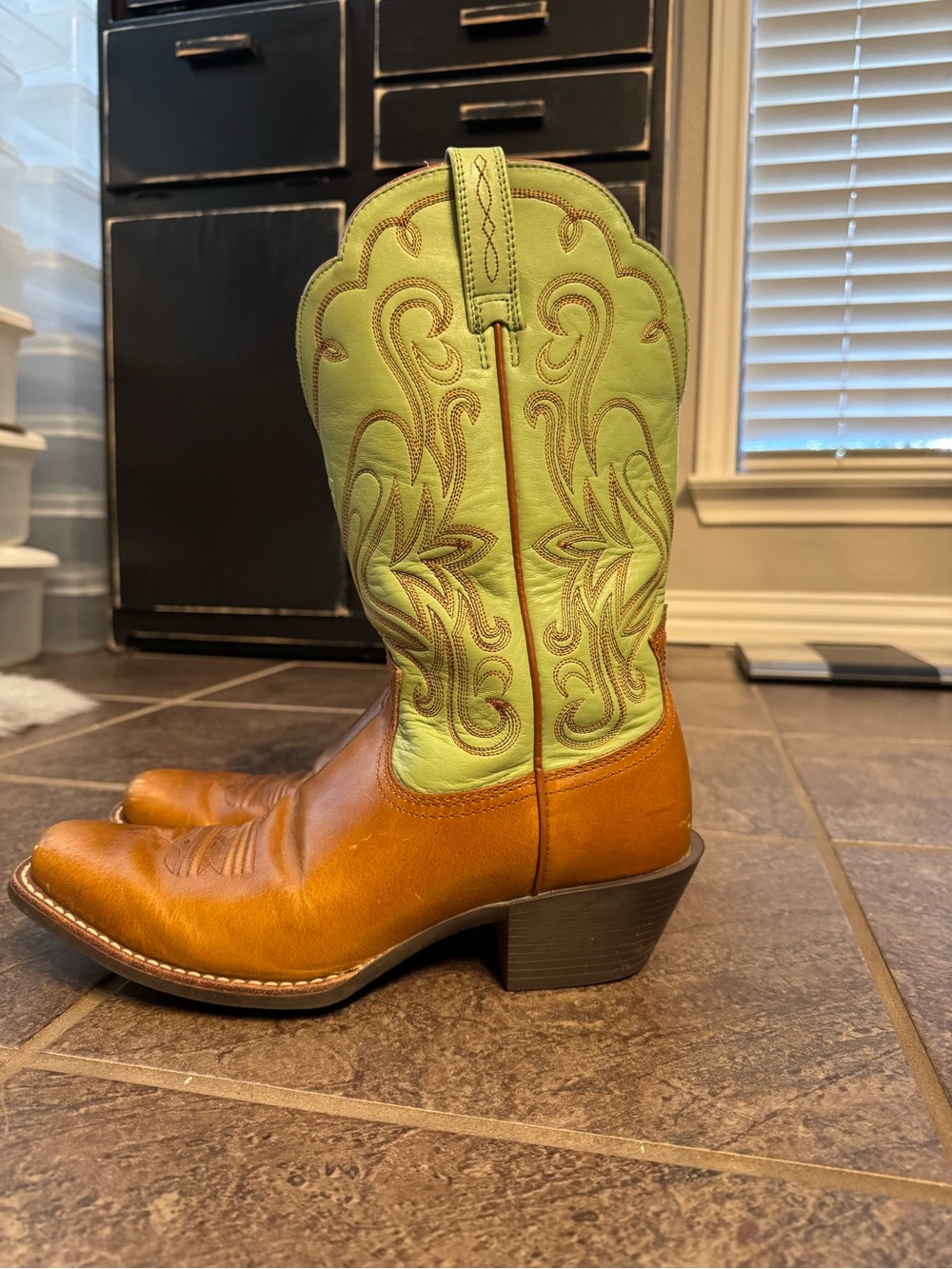 Women’s Two-Tone Brown and Light Green Western Cowboy Boots - Picture 9 of 10